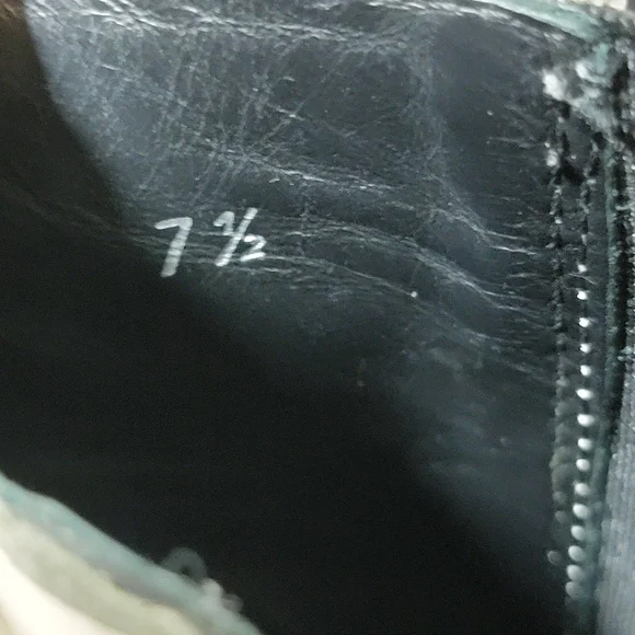 Everlane Cream and Black Ankle Boots - Picture 15 of 15